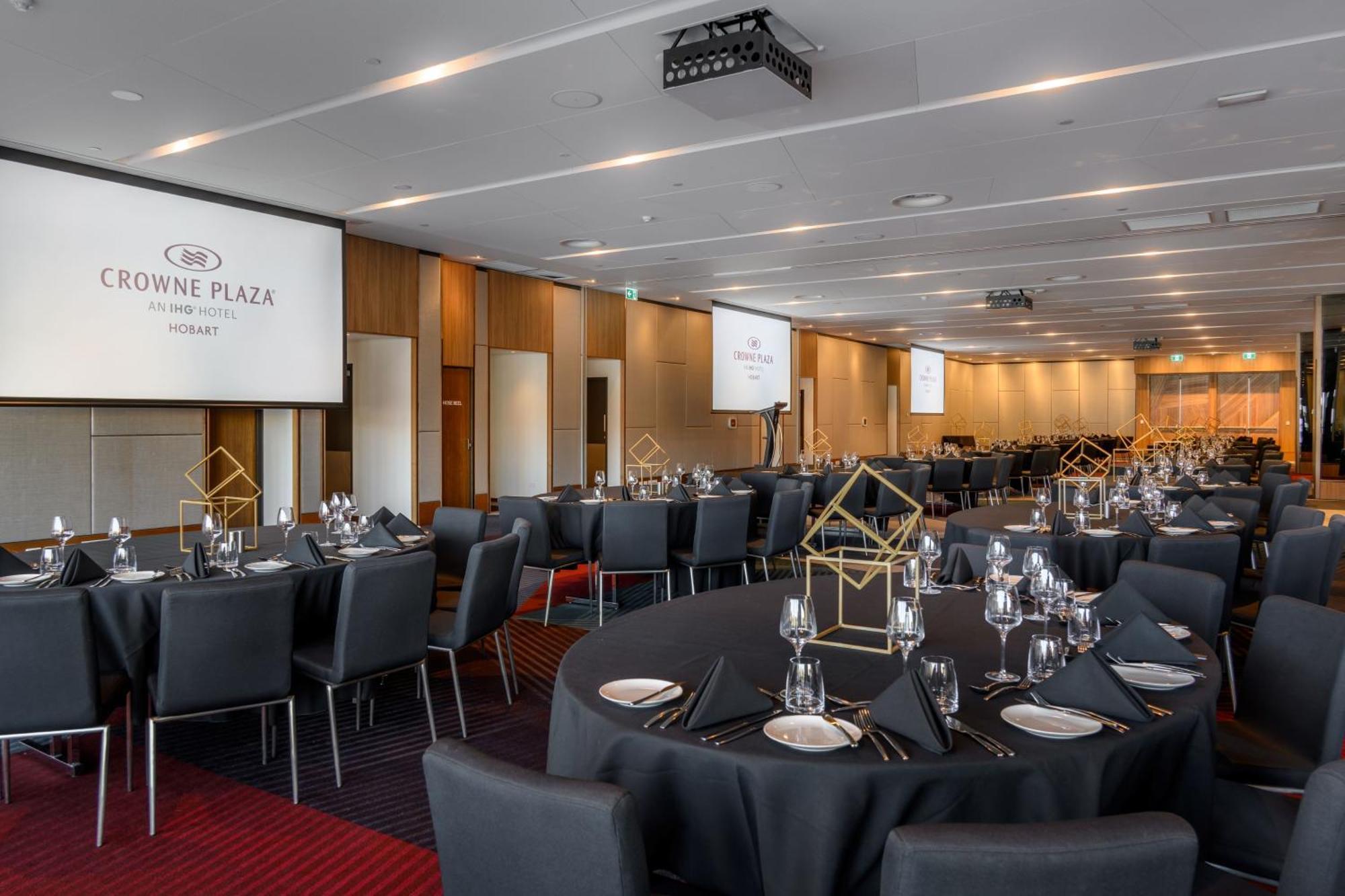 Crowne Plaza Hobart By Ihg Hotel Exterior photo